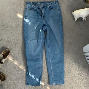 American eagle medium wash mom jeans